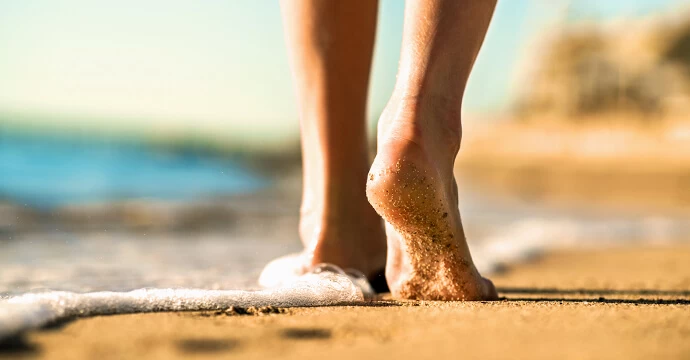 camminare spiaggia sabbia fa bene male fisioterapia tasson verona